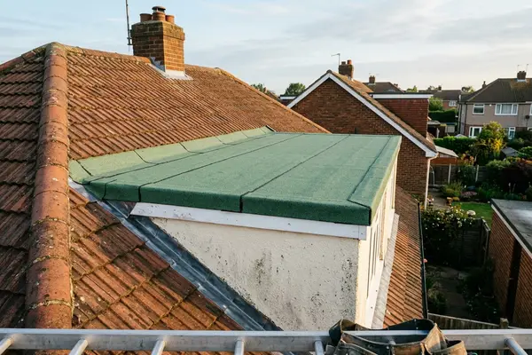 Illustration of flat roofing work